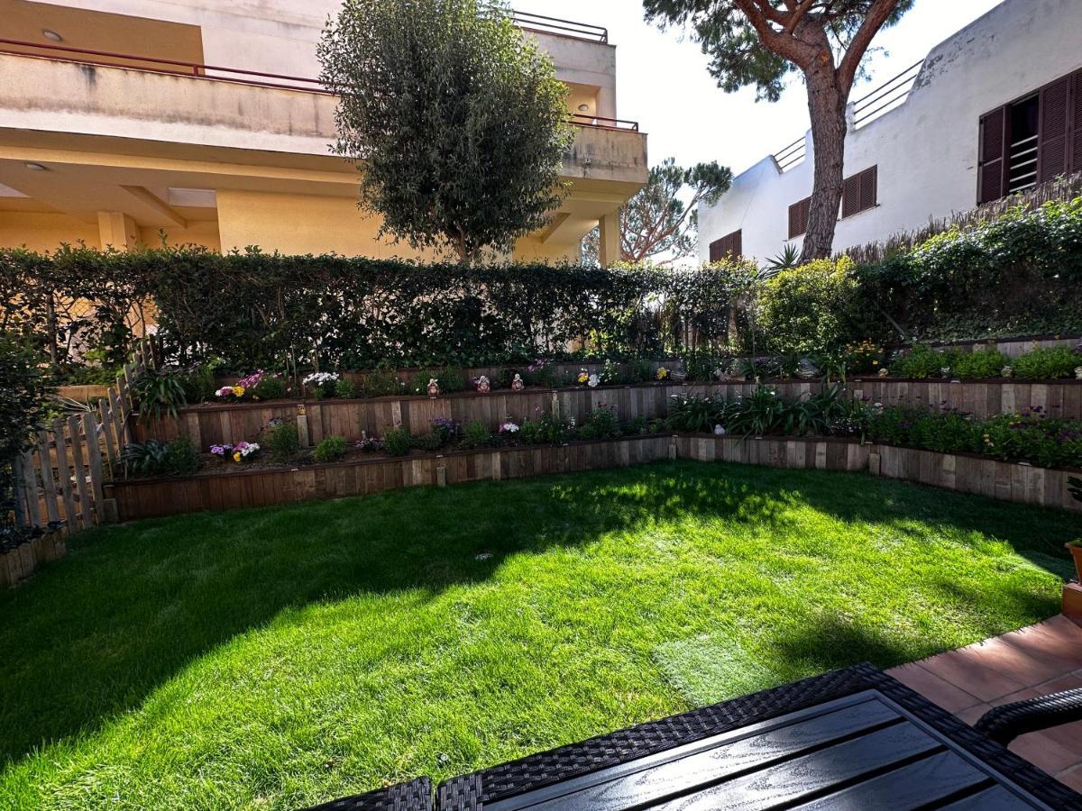 Lujo Duplex: Beachfront Garden Retreat with Pool Los Canos De Meca Exterior photo